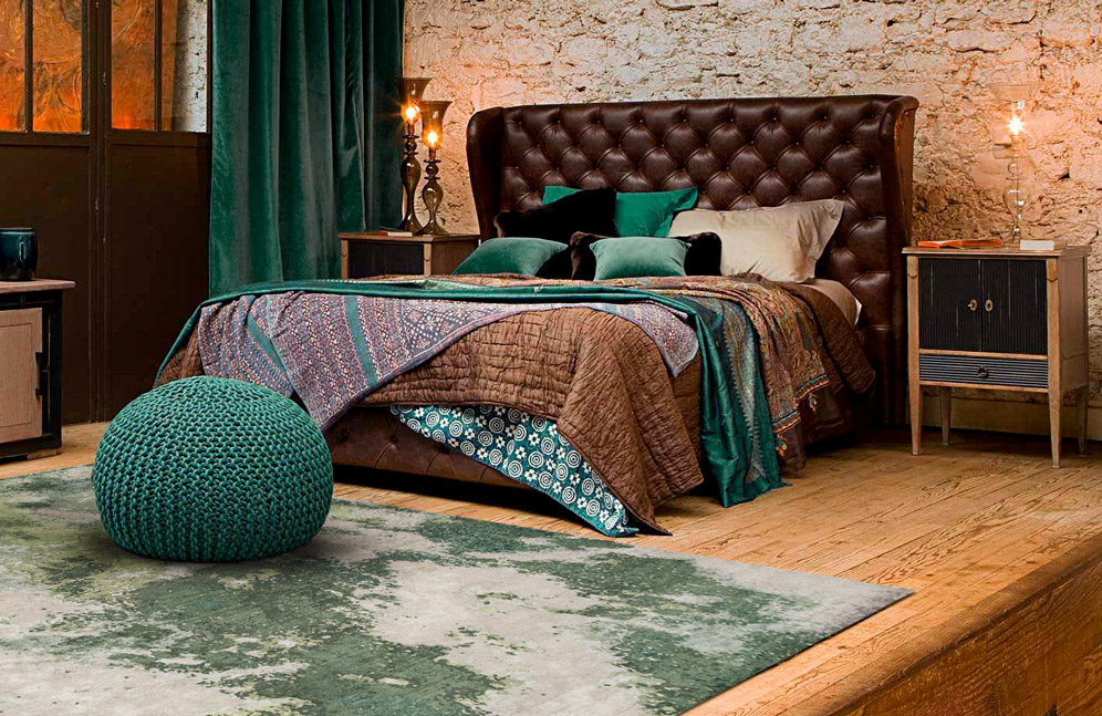 Дизайнерский зеленый ковёр в спальне Orient Ocean DT 2038