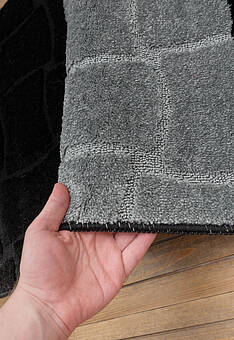 фактура коврика для ванной Confetti Bath Maximus Sariyer 2513 Black BQ