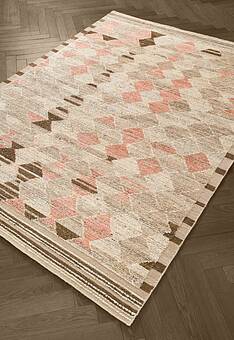 ковер в перспективе Manifest RE-1332 5/16 Soft Gold/Light Coral