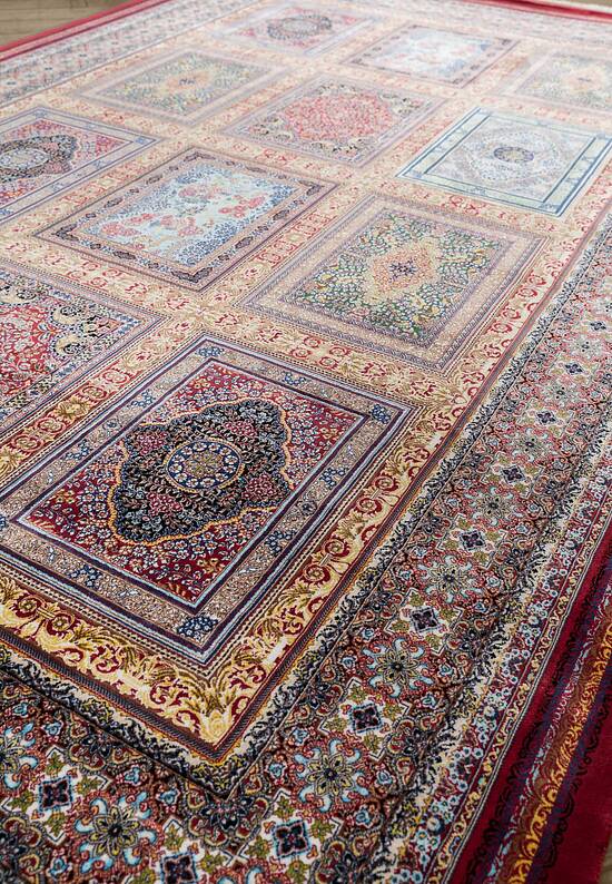 Иранский классический ковер Farshineh-Red