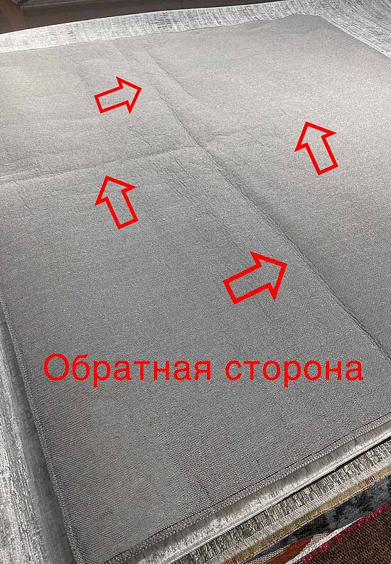 Пушистый ковер с мягким ворсом