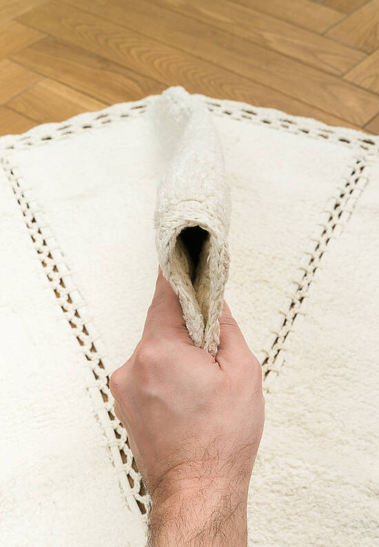 Белый комплект ковриков для ванной Lorinda-Cream