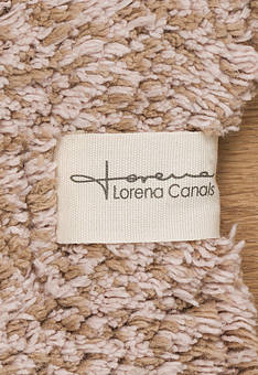 фрагмент ковра Lorena Canals Cotton Pine Cone Pearl Pink