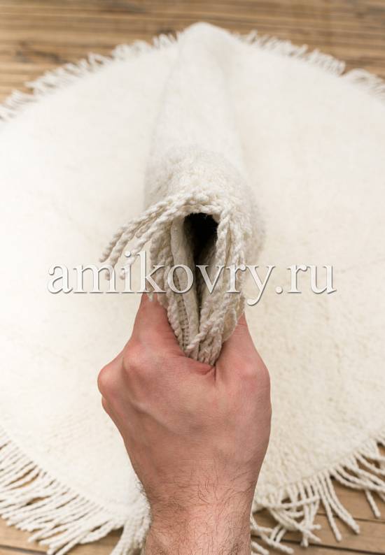 Белый коврик для ванной из хлопка Loris-Ecru