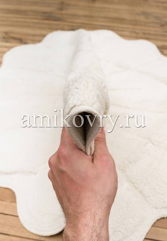 Белый коврик для ванной из хлопка Daisy-Ecru