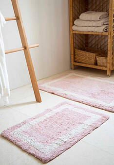 комплект ковриков для ванной в интерьере Irya Bath Liberte-Pink