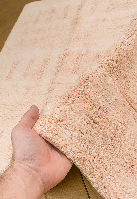 Розовый коврик для ванной  Togo-Salmon