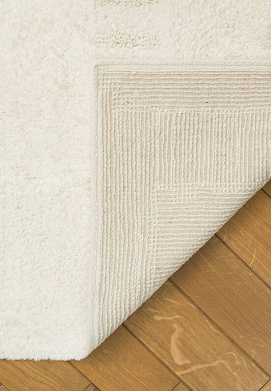 Белый коврик для ванной  Togo-Ecru