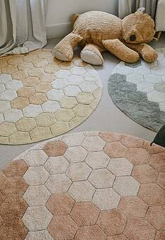 ковер в интерьере Lorena Canals Cotton Honeycomb Rose круг