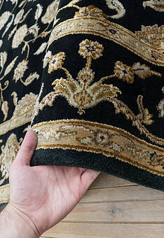 фактура ковра Kashan gold Black