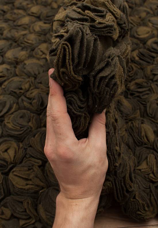 Ковер ручной работы с рельефом Felted Flowers-Natural