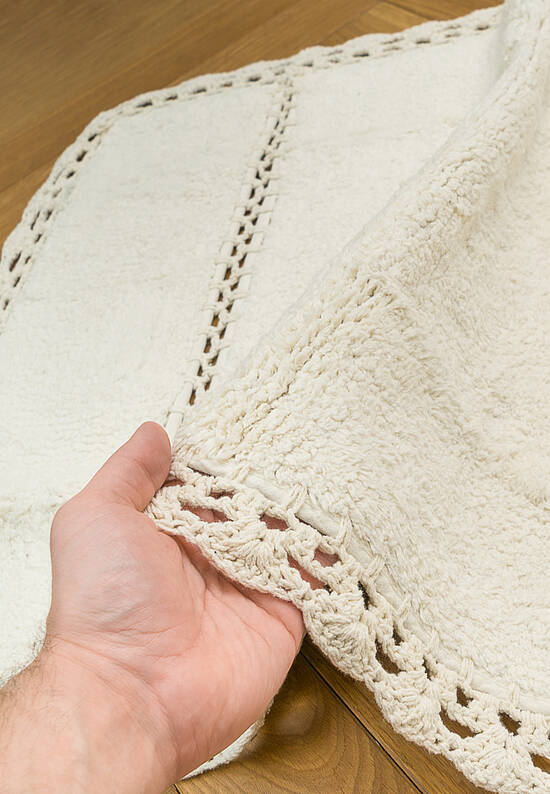 Белый комплект ковриков для ванной Lorinda-Cream