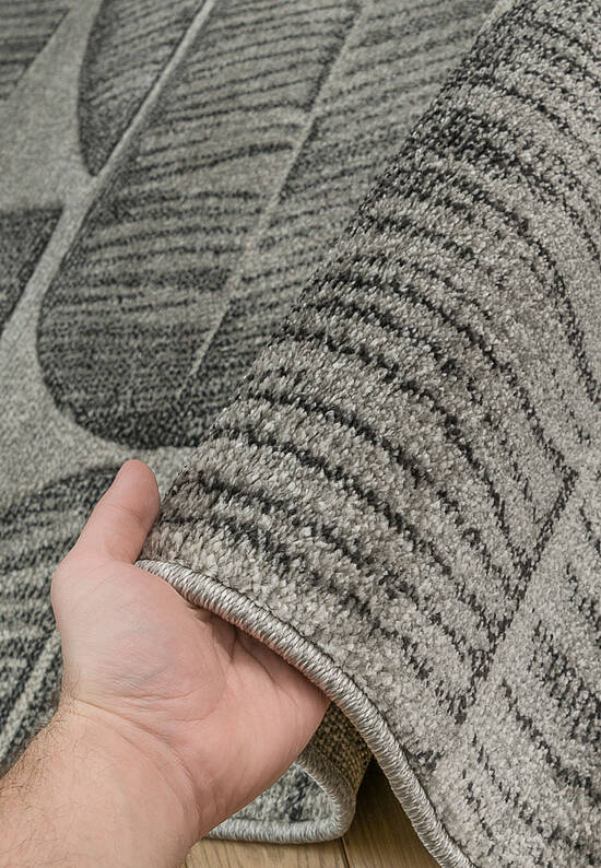 Недорогой синтетический ковер 1333-18411