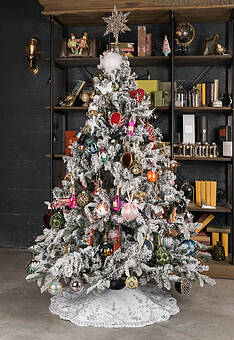 коврик-юбка под ёлку в интерьере Christmas Tree Skirt White And Silver 120 cm