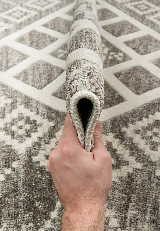 Недорогой синтетический ковер 1332-18433