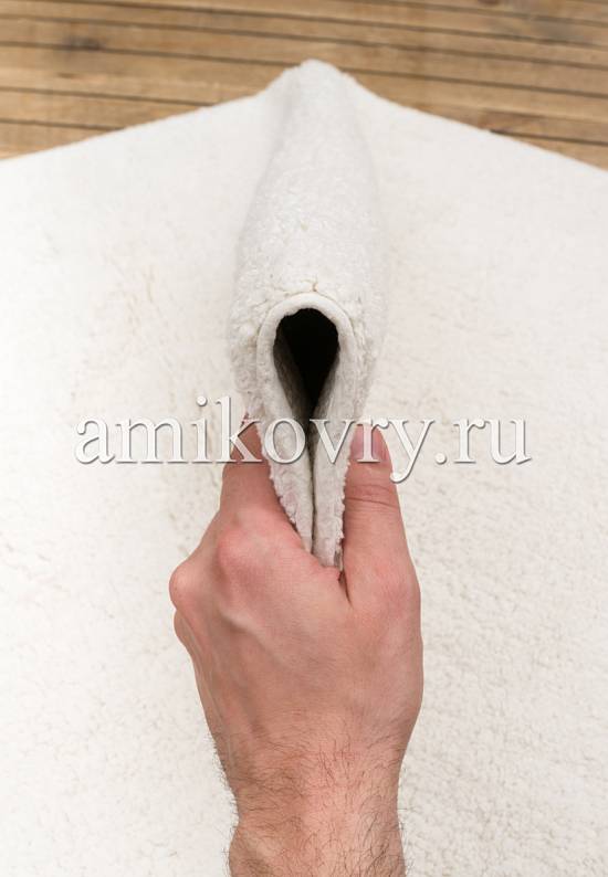 Белый коврик для ванной из хлопка Benny-Ecru